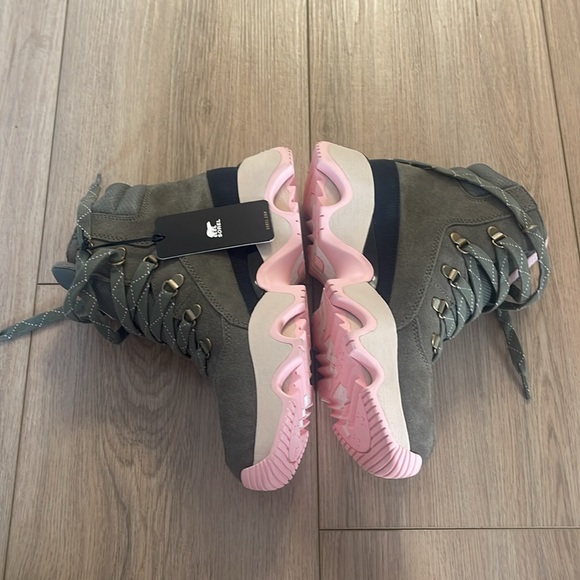 Sorel Kinetic Impact Conquest Sneaker Boot Size 7.5 NWOB Waterproof Suede - Picture 6 of 10